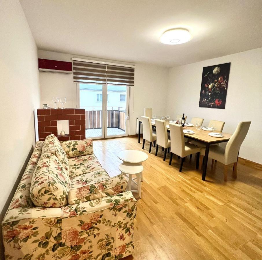 Spacious Apartment With Terrace Vienna Exterior photo